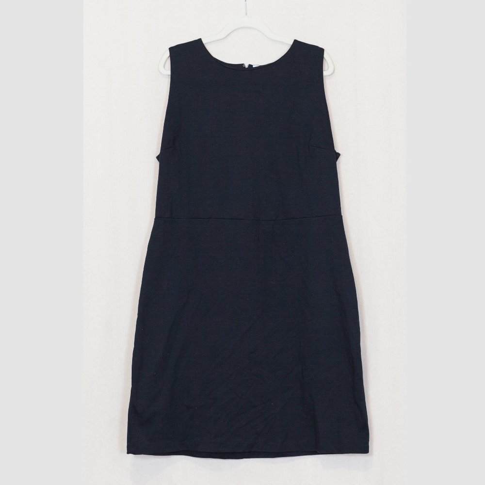 Sleeveless shift midi dress
